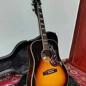 Gibson Humingbrd gitara гитара