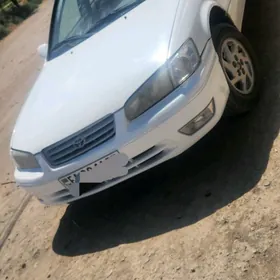Toyota Camry 2000