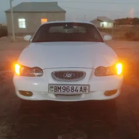 Hyundai Sonata 1999