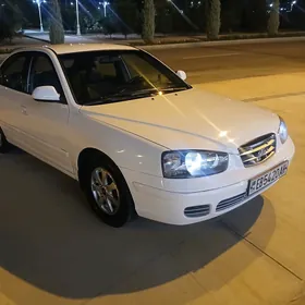 Hyundai Elantra 2001