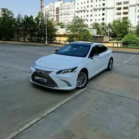 Lexus ES 350 2019