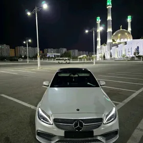 Mercedes-Benz C300 2015