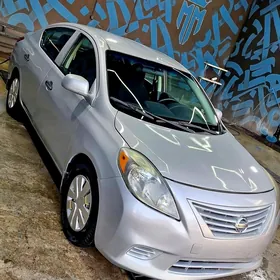 Nissan Versa 2011