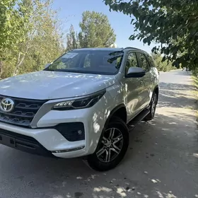 Toyota Fortuner 2025
