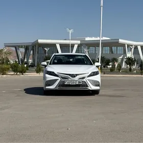 Toyota Camry 2022