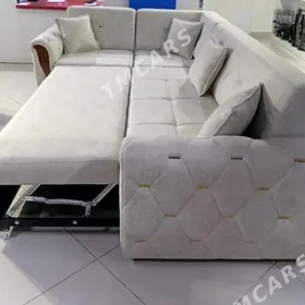Срочно продаётся диван уголок