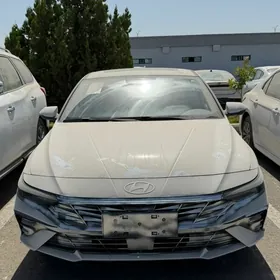 Hyundai Elantra 2025