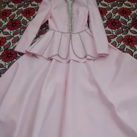 arassa geyilen koynekler