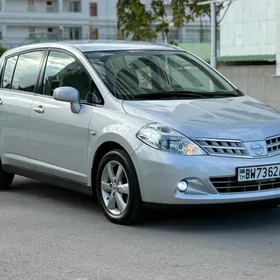 Nissan Tiida 2009