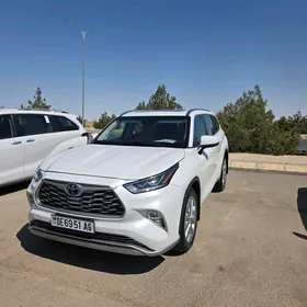 Toyota Highlander 2022