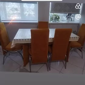 Стол кухонный со стульями