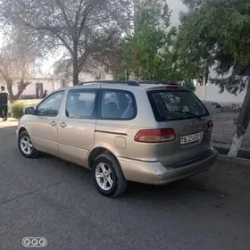 Toyota Sienna 2002