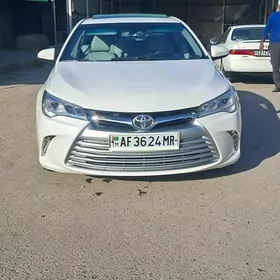 Toyota Camry 2017