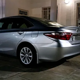 Toyota Camry 2017