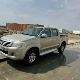 Toyota Hilux 2014