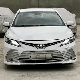 Toyota Camry 2021