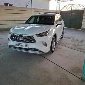 Toyota Highlander 2020