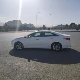 Hyundai Sonata 2011