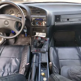 BMW 320 1991
