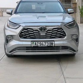 Toyota Highlander 2021
