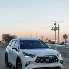 Toyota Highlander 2022