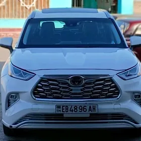 Toyota Highlander 2021