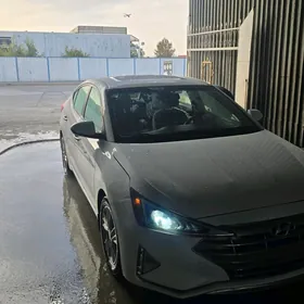 Hyundai Elantra 2019