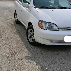 Toyota Echo 2000