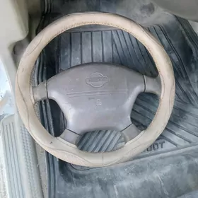 Rul Nissan pathfinder
