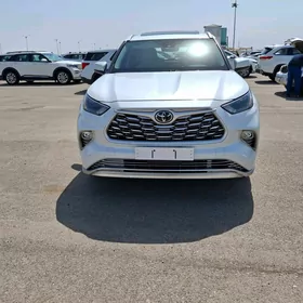 Toyota Highlander 2021