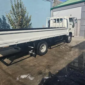 Isuzu Elf 2010