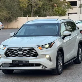 Toyota Highlander 2021