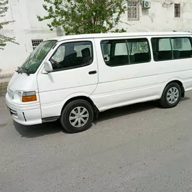 Toyota Hiace 2000