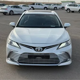Toyota Camry 2019