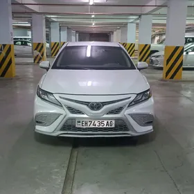 Toyota Camry 2021