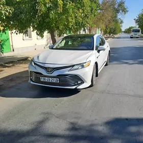 Toyota Camry 2018