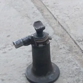 домкрат
