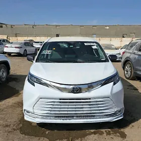 Toyota Sienna 2021