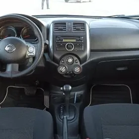 Nissan Versa 2012