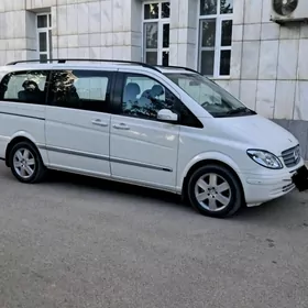 Mercedes-Benz Viano 2010