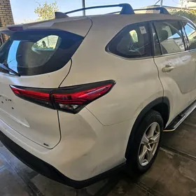 Toyota Highlander 2022
