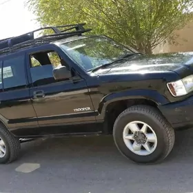 Isuzu Trooper 1999