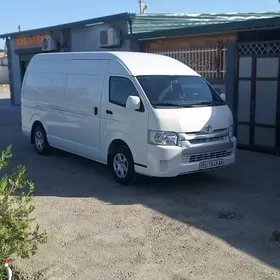 Toyota Hiace 2023