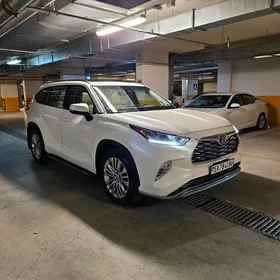 Toyota Highlander 2020