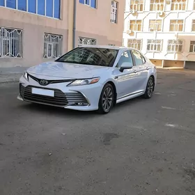 Toyota Camry 2020