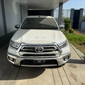 Toyota Hilux 2025