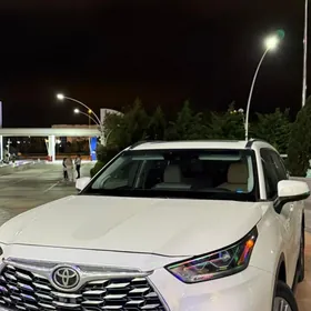 Toyota Highlander 2020