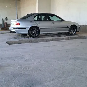 BMW E39 2001