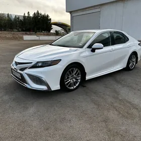 Toyota Camry 2021