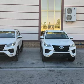 Toyota Fortuner 2021
